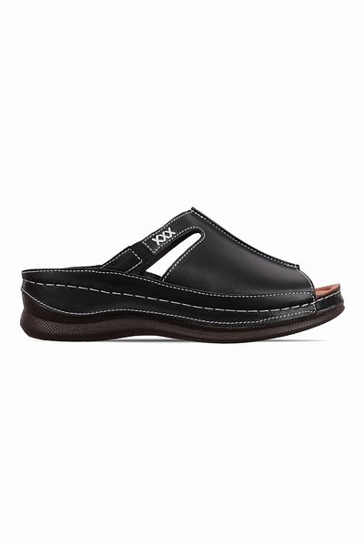 Lal Shoes & Bags شبشب نسائي من الجلد الطبيعي بحزام واحد وتفاصيل خياطة عالية النعل - أسود