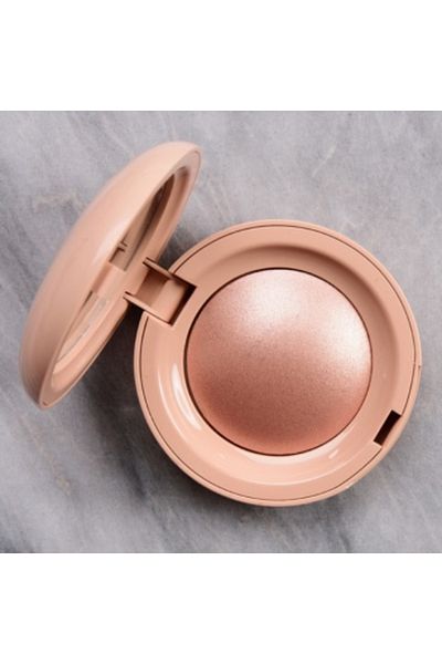 Rare Beauty Powder highlighter, Rare Beauty, Positive Light Silky Touch Highlighter, Mesmerize, 2.8 g