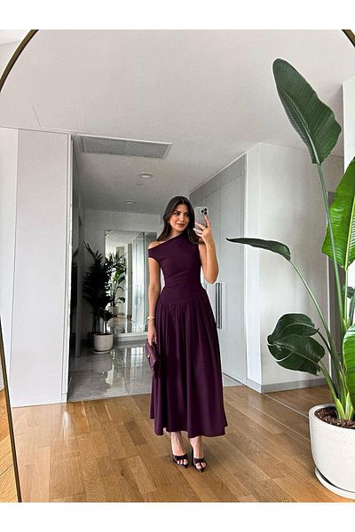 FMN Collection ياقة أفقية بيلين مطوية تنورة واسعة على شكل جرس فستان متوسط ​​الطول