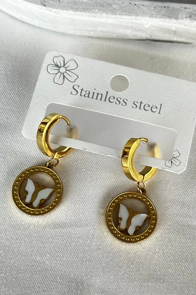 TakıDolabı أقراط من الفولاذ على شكل فراشة ذهبية اللون (زوج)