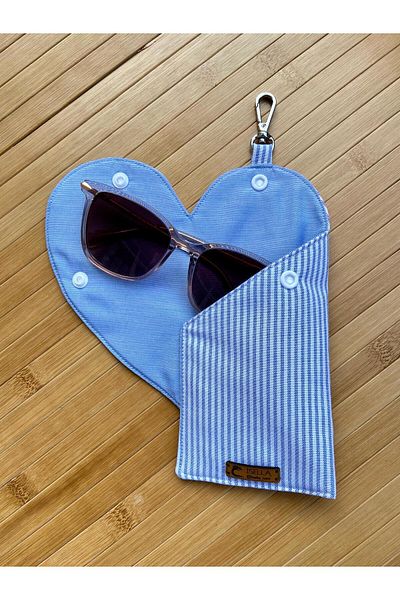 İsella Blue and White Line Heart Eyewear Case