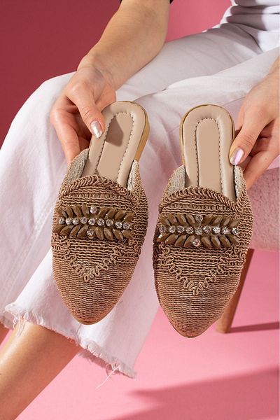 FUGA MODA Ψάθινες παντόφλες με πέτρες βιζόν