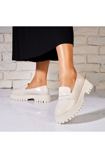 Joana Women's casual shoes Beige made of ecological patent leather Zelaya