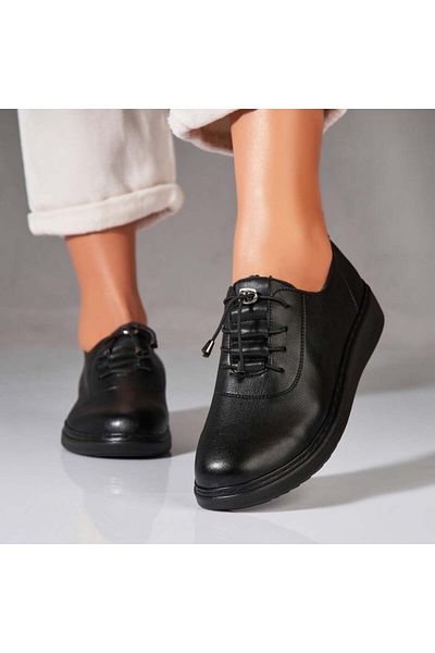 Joana Women's casual shoes in black eco-leather Amyah