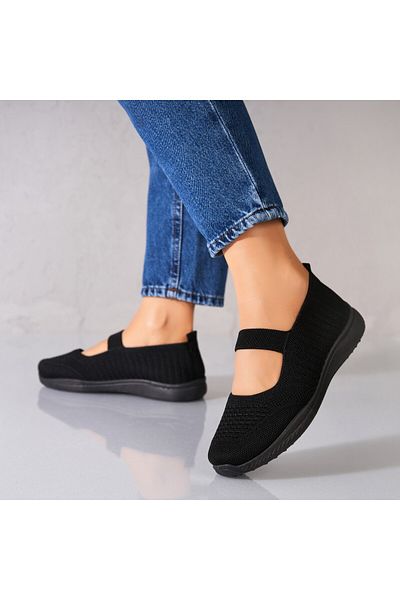 Joana Women's casual black shoes made of Lynna fabric