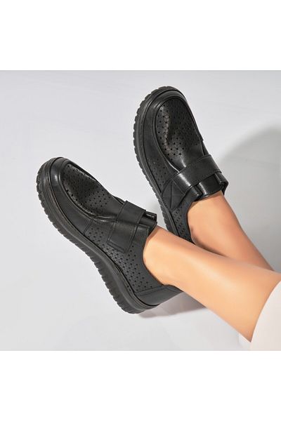 Joana Women's casual shoes in black eco-leather Nayali