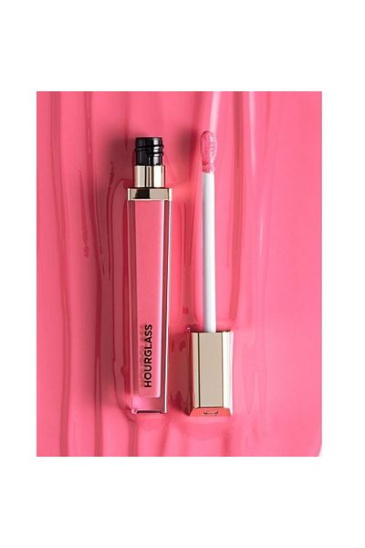 HOURGLASS Luciu de Buze pentru volum, presýpacie hodiny, neskutočné, vysoký lesk, objemový lesk, horúčka purpurová, 5,6 g