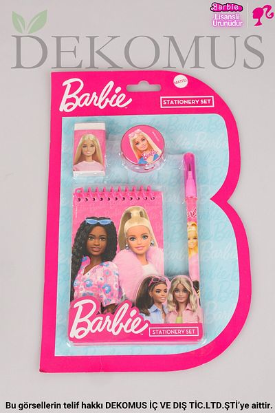 Barbie SET DE 4 ARTICOLE DE PAPETĂRI BARBIE LICENȚIAT DE SEZON NOU CU DEKOMUS, CĂRȚI DE NOTĂ, CREION, GUMĂ DE șters