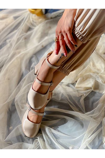 BERFONA Dasah Beige Patent Leather 5 cm Heel Strap Sandals