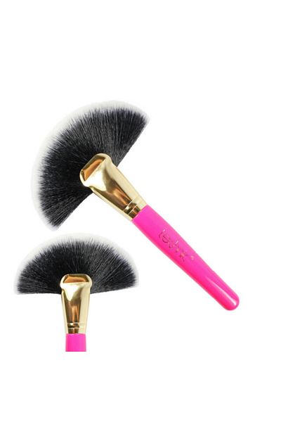 TECHNIC Professional Pro Large Fan Brush Face Powder Brush