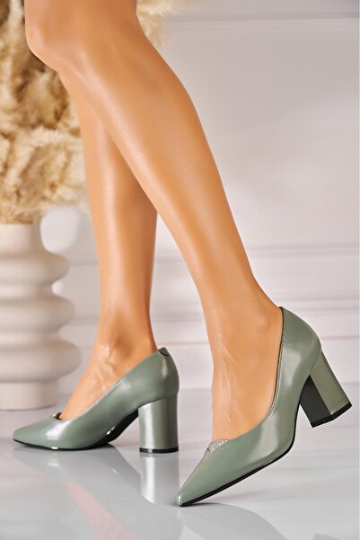 Joana Γυναικεία πράσινα παπούτσια με τακούνι από οικολογικό δέρμα Koryn