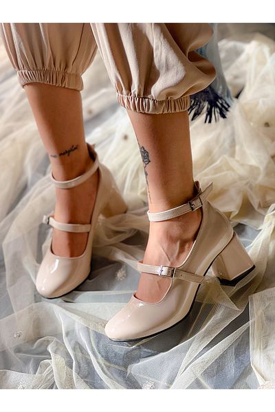 BERFONA Dasah Beige Patent Leather 5 cm Heel Strap Sandals