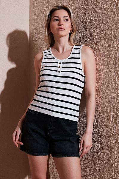 Fashion Friends Striped Standard Fit Round Neck Button Detailed Undershirt Athlete 25Y0297K1
