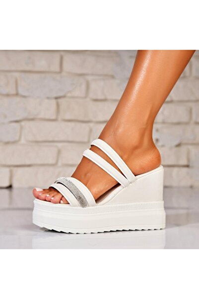 Joana Papuci/Slapi Albi din Piele Ecologica Juliana