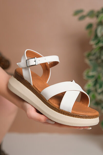 TOPUK Davin White Cross-Strapped Buckle Sandals