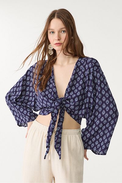 Stradivarius Flowing blouse with knot detail