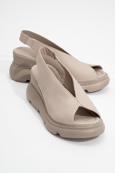Ataköy Ayakkabı WOMEN'S LEATHER THICK SOLE SANDAL