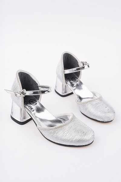 MUGGO Blossom Ankle Strap Glittered Lighted Girl's Low Heeled Shoes