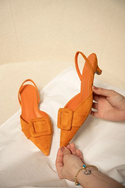LamintaGlobal Pantofi cu toc pentru femei Nicole portocaliu cu cataramă din piele intoarsa