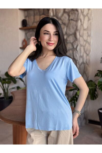 Bliss Dale تي شيرت مريح بفتحة رقبة على شكل حرف V مقطوع بالليزر