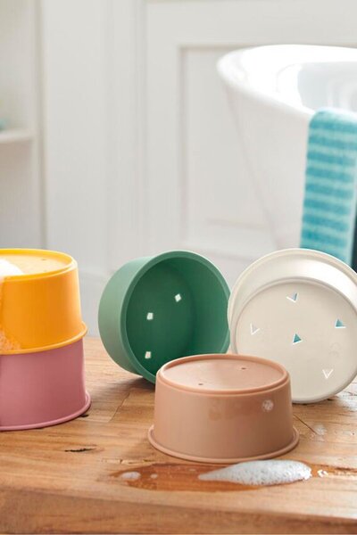 Tchibo 5 Piece Bath Play Cups, Multicolor