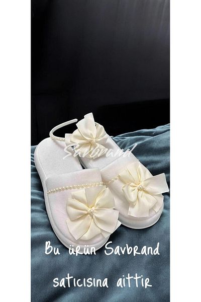 SavBrand Cream Bow Lahusa Slippers and Crown, Maternity Set