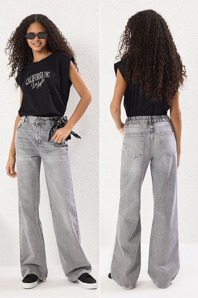 Trendyol Collection Graue, elastische Rücken-Jeans mit normaler Taille und weitem Bein TWOSS25JE00228