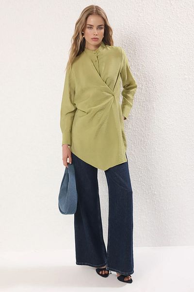Trendyol Modest Khakifarbenes, detailliertes, gewebtes Lilyum-Hemd TCTSS25TG00020