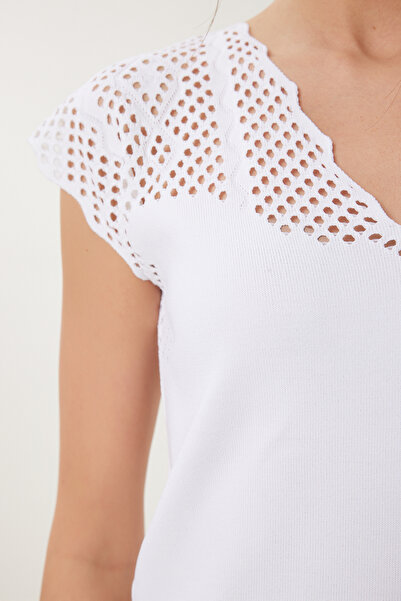 Happiness İstanbul Ecru durchbrochene Sommer-Strickbluse für Damen WA00001