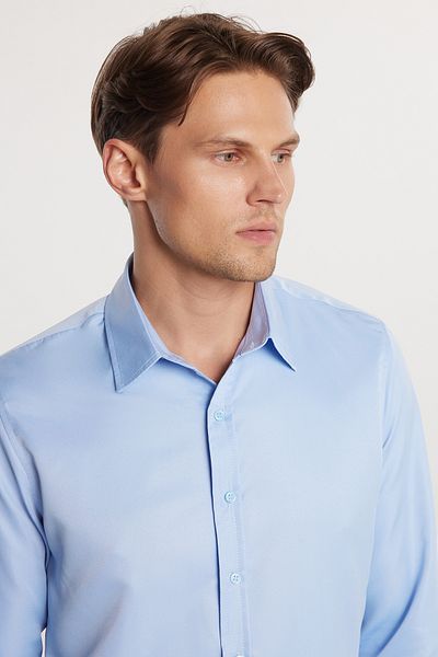 Tudors Slim Fit, hosszú ujjú, könnyen vasalható, izzadságelnyelő, lélegző textúrájú nyakkendő Four Seasons kék férfi ing