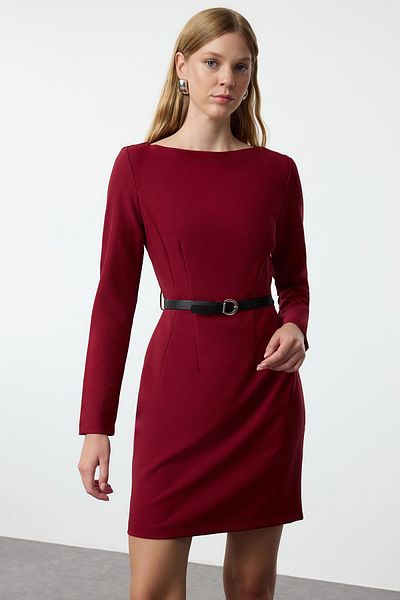 Trendyol Collection Rochie țesută mini burgundă - cu centură, pe corp TWOAW25EL00365