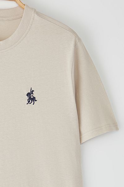 Trendyol Collection T-Shirt aus 100 % Baumwolle – reguläre Passform – Details bestickt: TMNSS24TS00056
