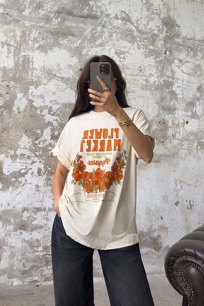 Trendyol Collection Gestricktes, übergroßes bedrucktes T-Shirt – 100 % Baumwolle, Stein TWOSS25TS00046