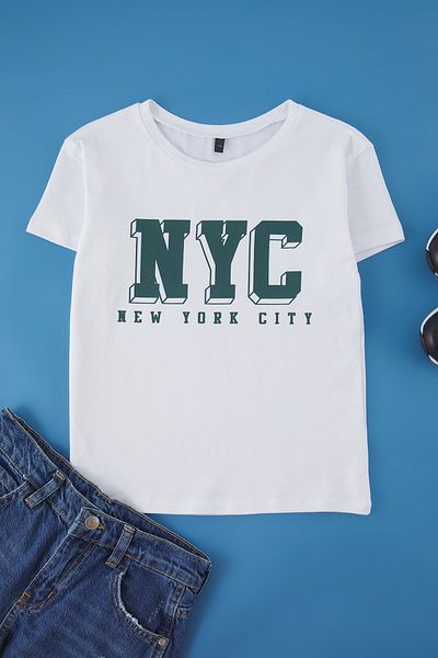 TRENDYOLKIDS Chlapecké Ecru 100% bavlna Slogan Tričko s krátkým rukávem s potiskem TKDSS25TS00099