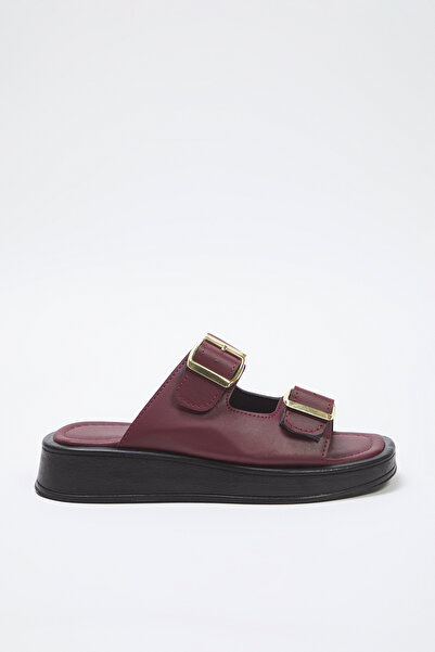 TRENDYOL SHOES Burgundy Double Banded Buckle Detailed Thick Sole Women's Slippers Takss25Te00044