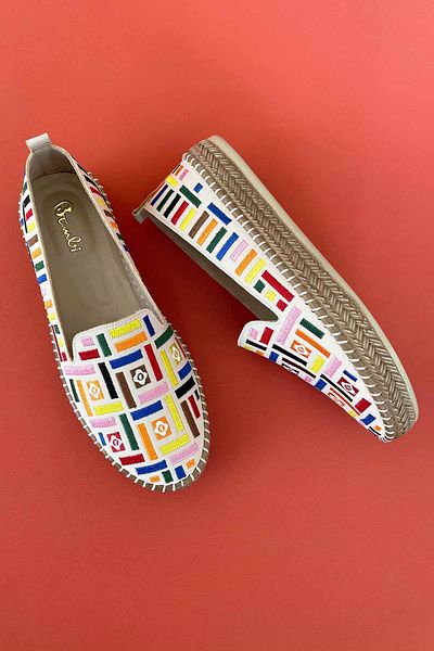 Bambi Beigefarbene Espadrilles aus mehrfarbigem Stoff für Damen K01309600504