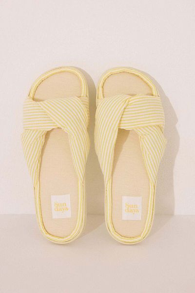 Women'secret Yellow seersucker slippers