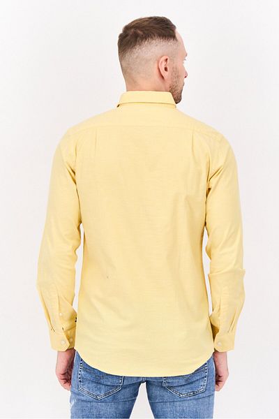 Nautica قميص رجالي كاجوال بأكمام طويلة وقصّة كلاسيكية، لون أصفر
