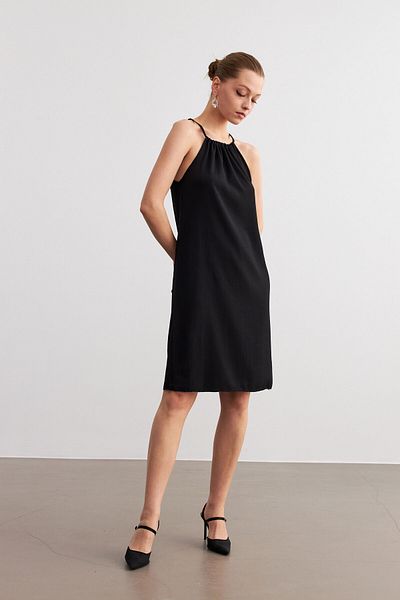 Trendseninle Women's Black Halter Neck Crinkle Mini Dress