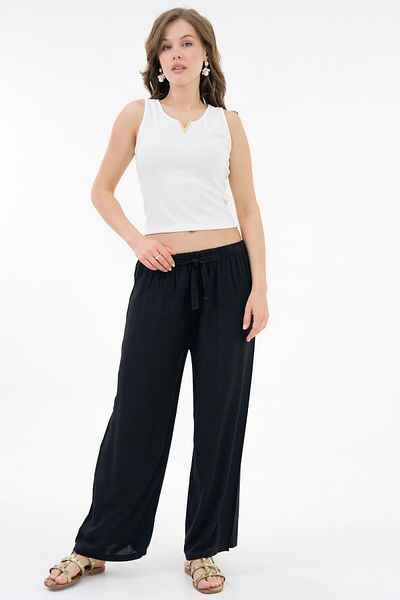 Saade White V-Neck Accessory Detailed Ribbed Knitted Undershirt