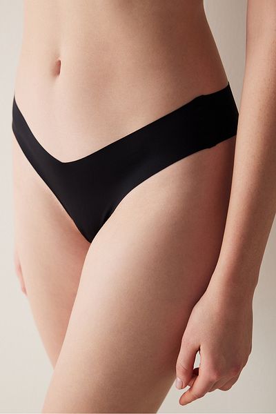 Penti #izbırakmaz Laser Cut Micro V Shape Černé brazilské kalhotky