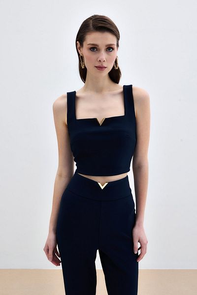 Sateen Bluză bleumarin cu accesorii aurii