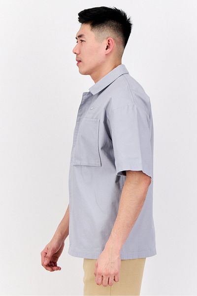 Nike Men Loose Fit Short Sleeve Outdoor Shirt, Light Grey