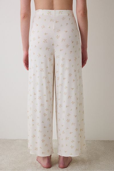 Penti Bloom bedruckte Hose in Ecru