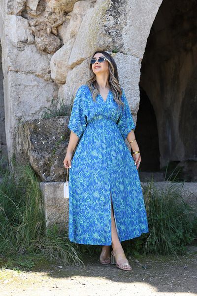 bytugcekaya Rochie albastră cu mânecă liliac cu detaliu cu fante