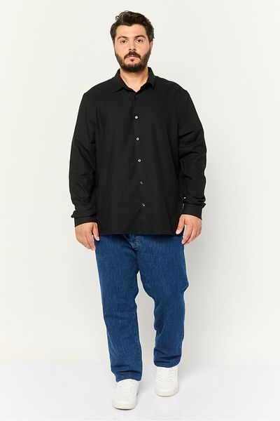 Perry Ellis قميص رجالي كاجوال بقصّة عادية وأكمام طويلة وطبعة هندسية، أسود
