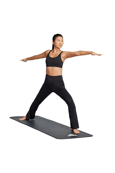 adidas Colanți negri de damă Allme Ess Flare Jp4770