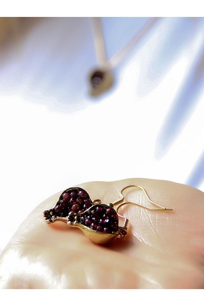 esha Natural Stone Garnet (Lal) Natural Stone Pomegranate Model Women's Earrings Necklace Set Eus3G
