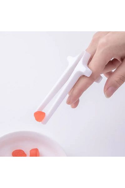 Choice WHITE Finger Chopsticks for Gamer Gaming Snack Clips Plastic Chopstick Snack Food Finger Tongs Lazy
