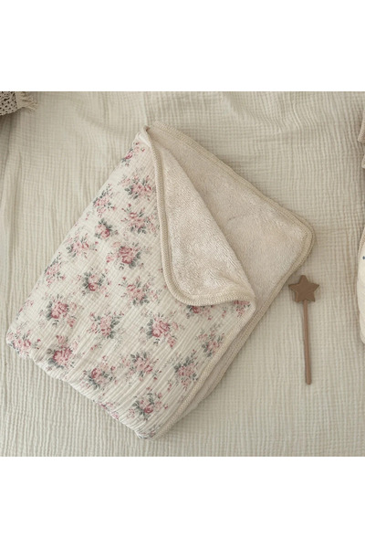 Choice1 بطانية شتوية حمراء مزخرفة بنقشة زهور للأطفال حديثي الولادة، مقاس 90×130 سم، مصنوعة من الصوف القطني والشاش، ومفرش سرير مخملي